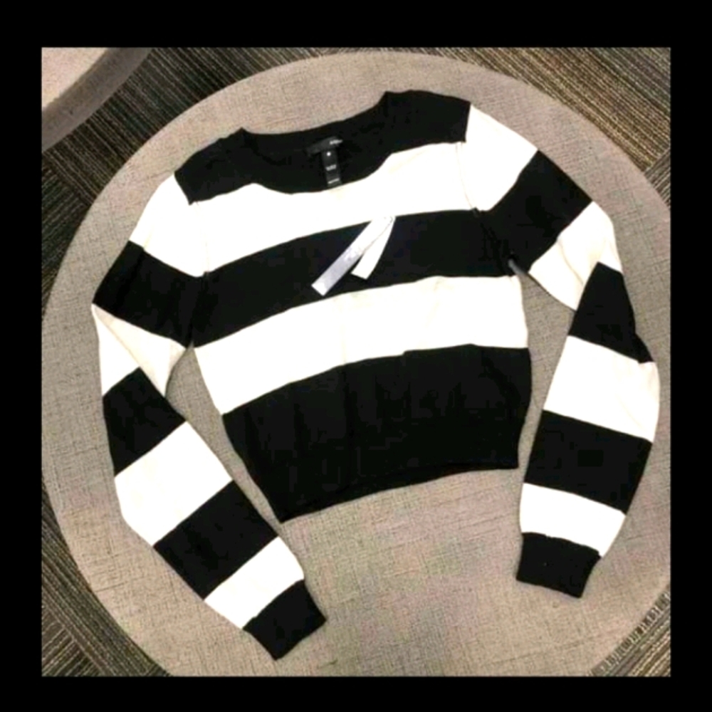 NWT CROP SWEATER